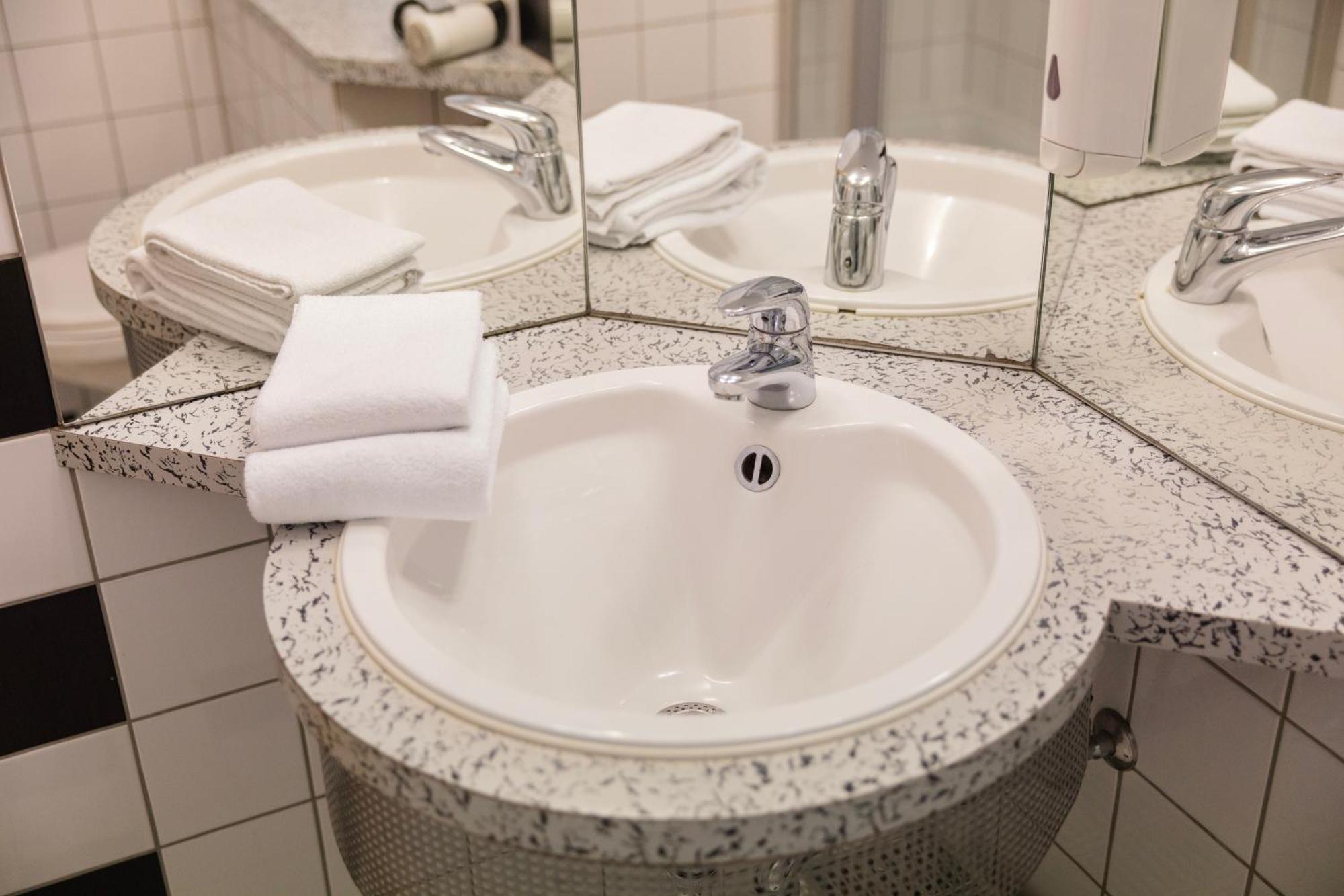 C-You Hotel ケムニッツ エクステリア 写真